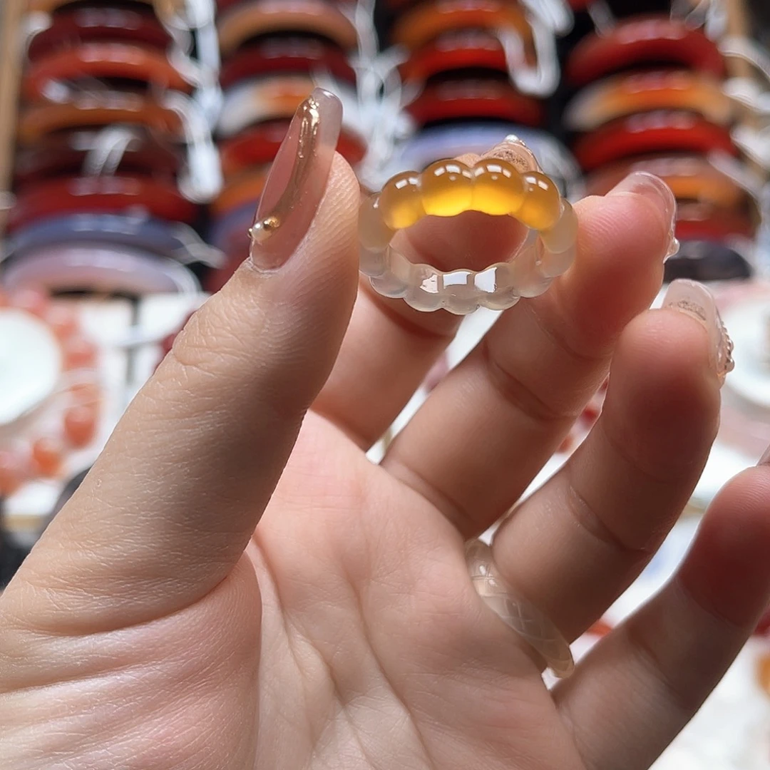 玛瑙/玉髓手镯未镶嵌旯*