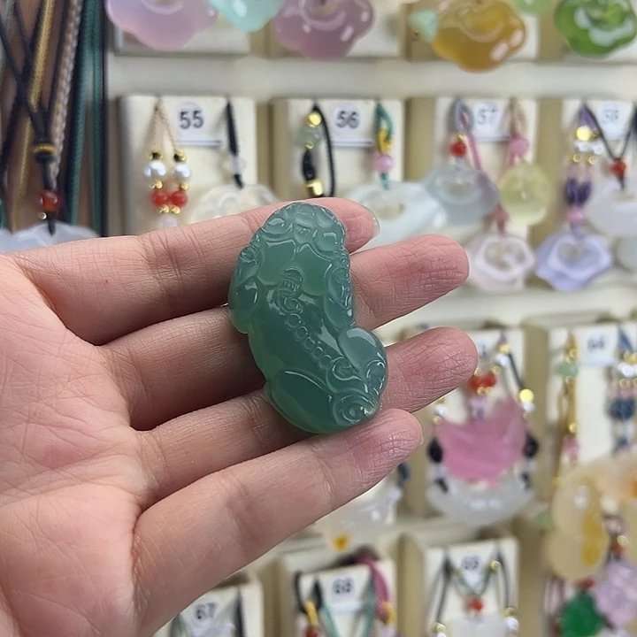 小***喵未镶嵌颈饰玛瑙/玉髓