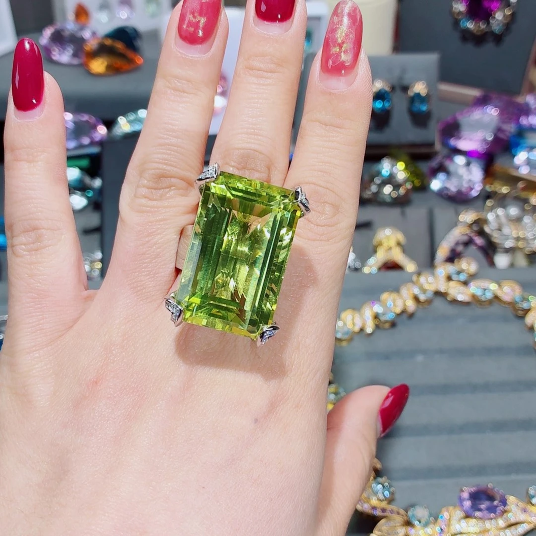 云***石银S925镶嵌水晶戒指戒指