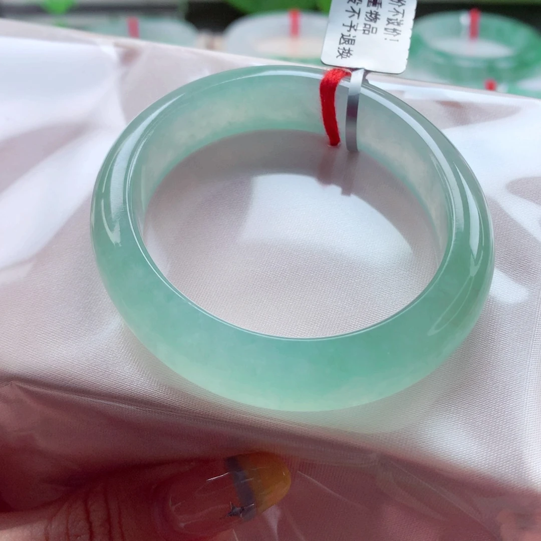 未镶嵌手镯（贵妃镯）翡翠53.4贵妃 冰晴绿小万战斗机 灵