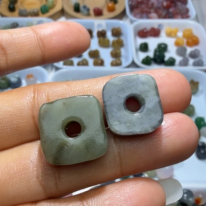 和田玉未镶嵌珠宝奇石