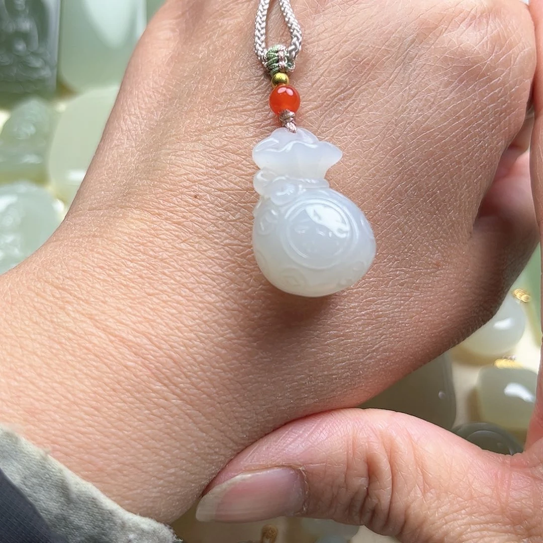 和田玉挂件未镶嵌