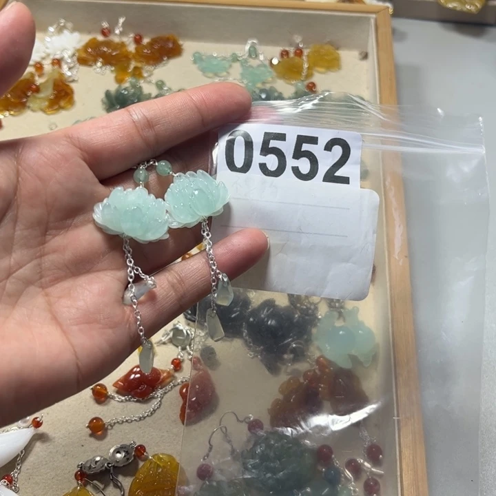 3***1合金蛇纹石玉耳饰