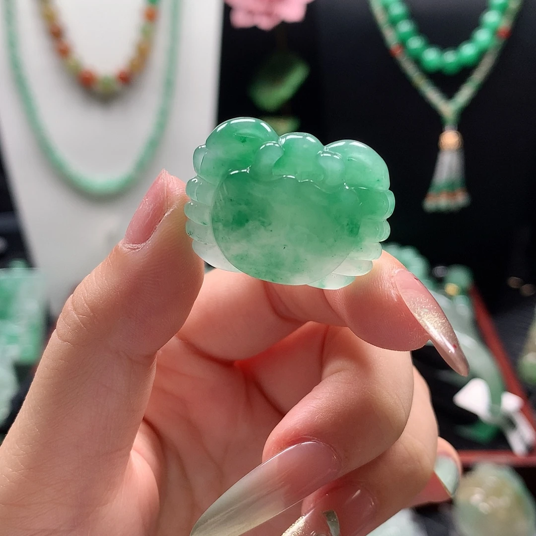 石英质玉未镶嵌吊坠