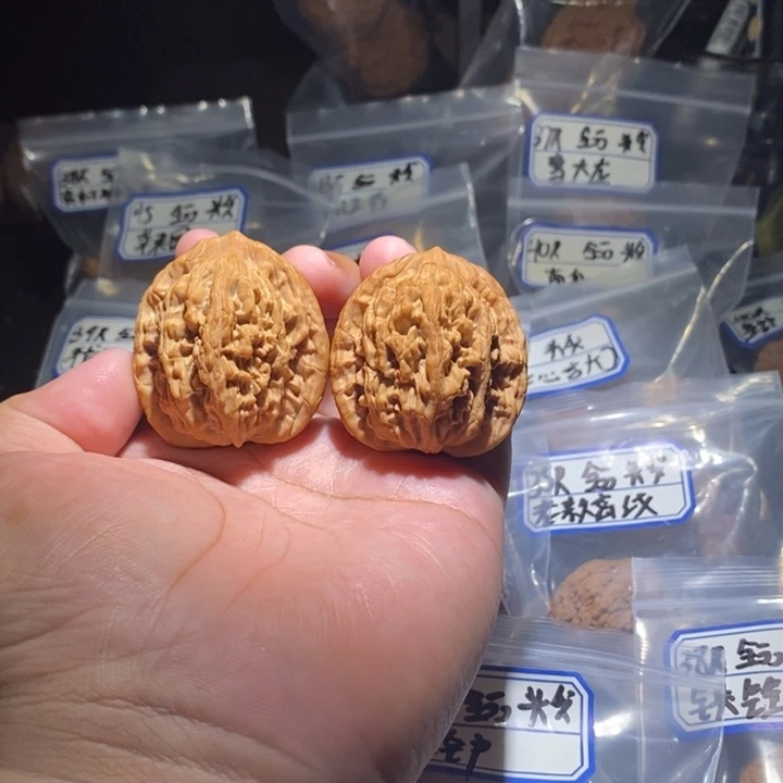 新****吊坠文玩核桃42全品虎头