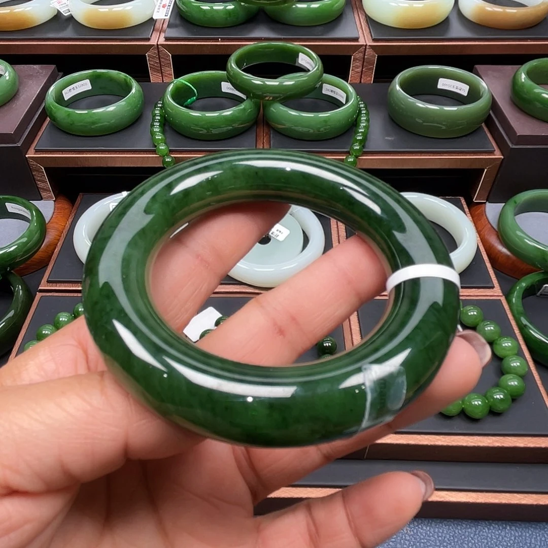 和田玉未镶嵌手镯5556