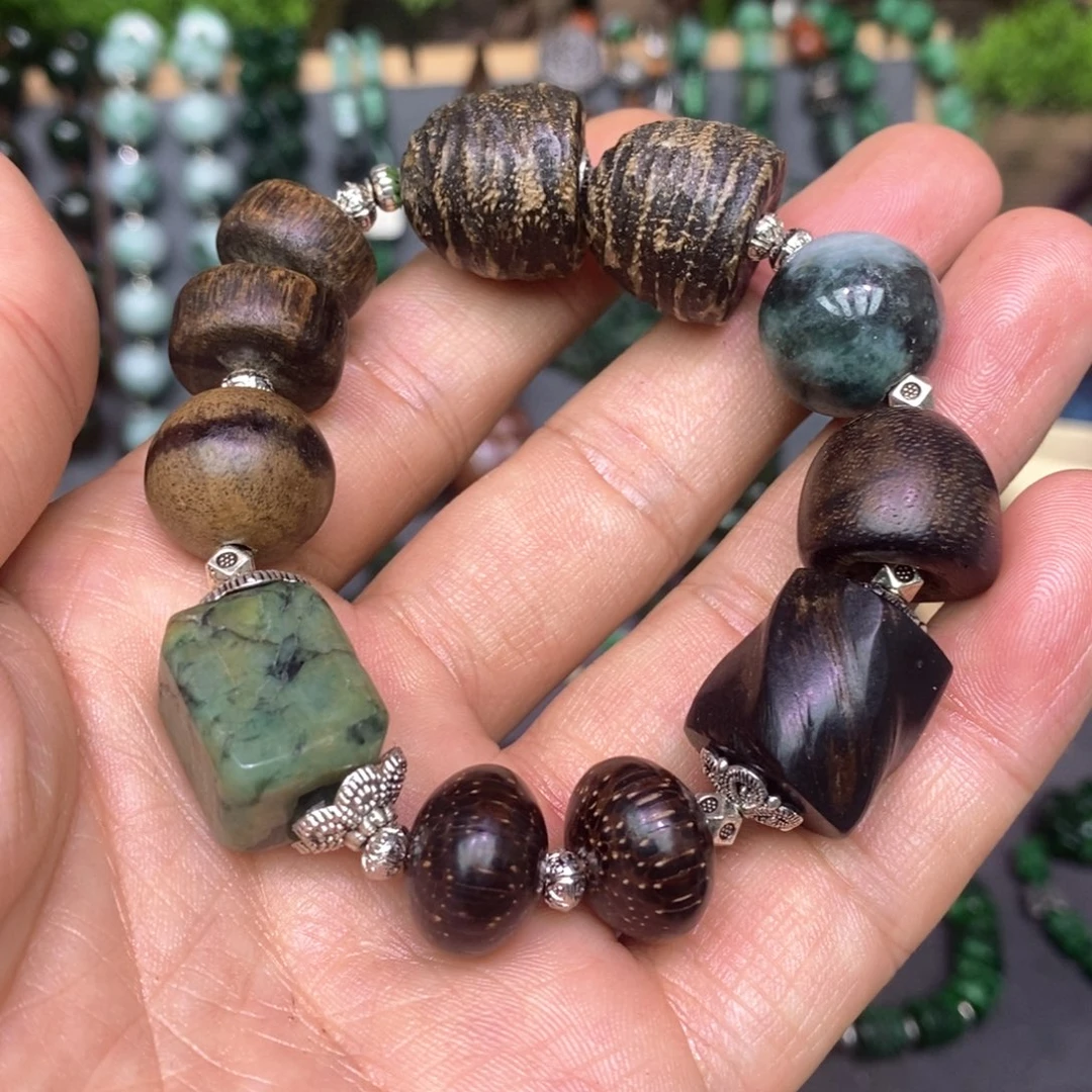 翡翠手链未镶嵌漂亮美眉