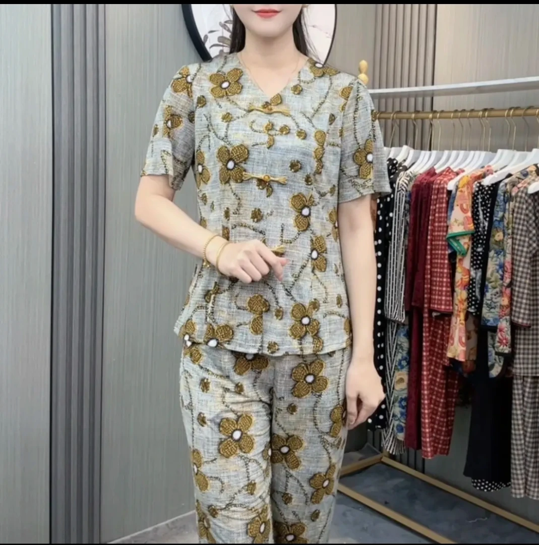 2025显瘦常规款常规印花中老年女装夏装短款套装妈妈装上衣+裤子