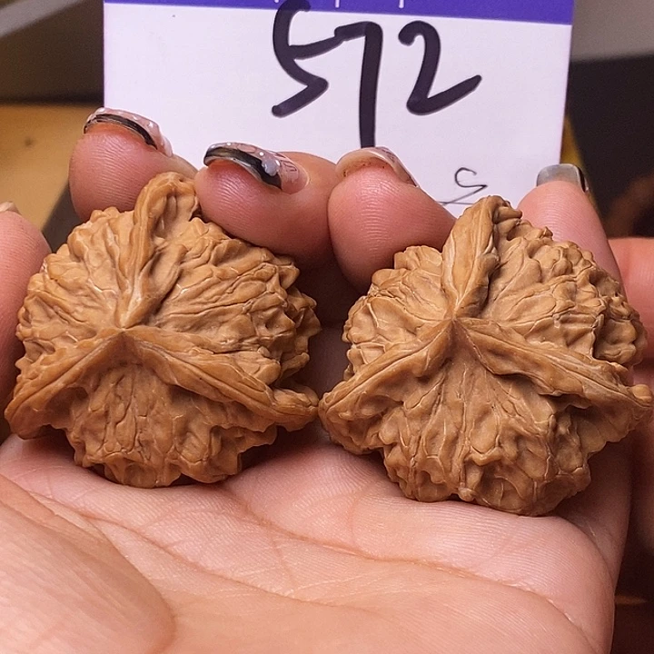 桃核吊坠三棱40无刀痕s