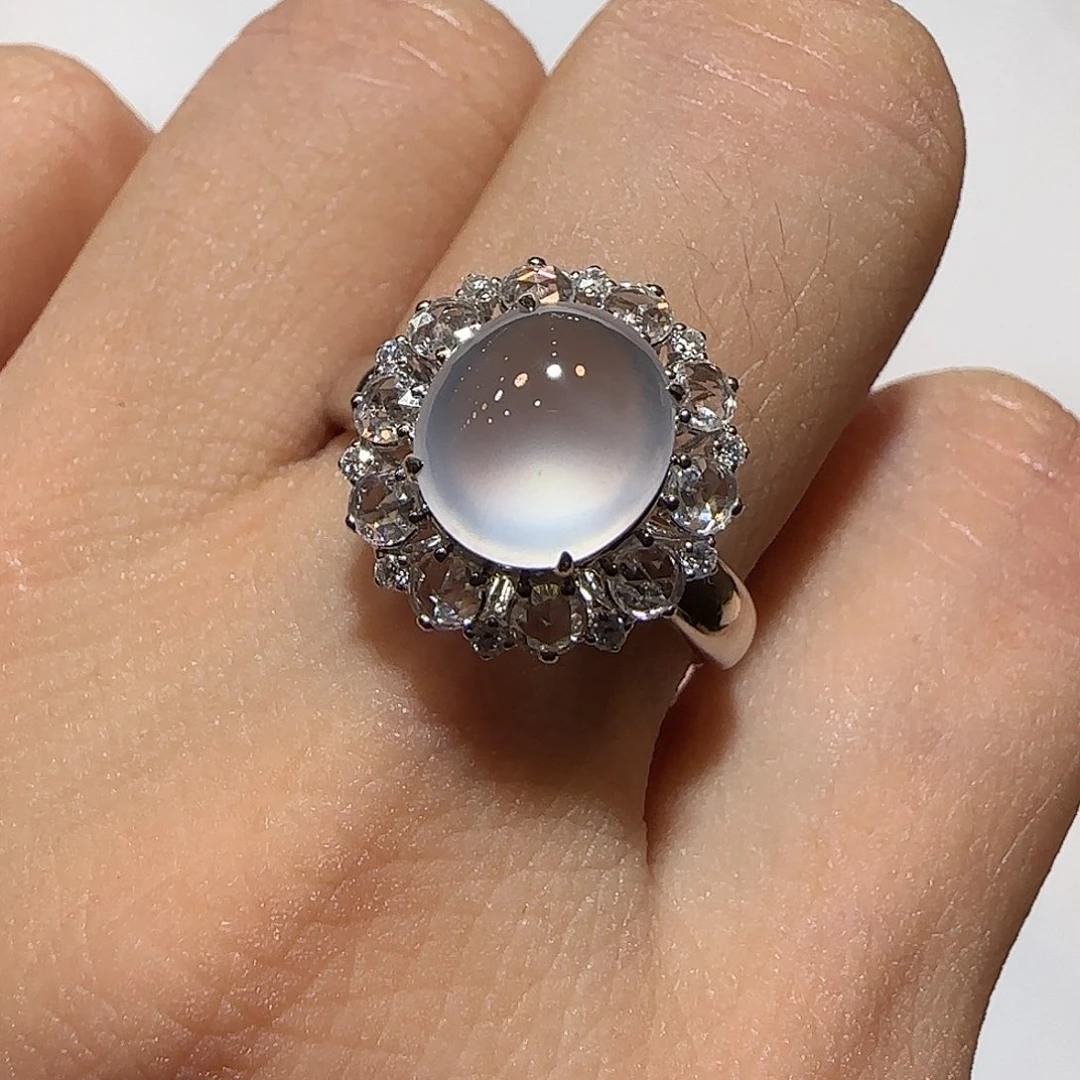 翡翠18K金镶嵌戒指蛋面