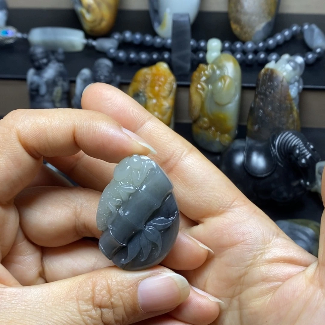 颈饰未镶嵌和田玉