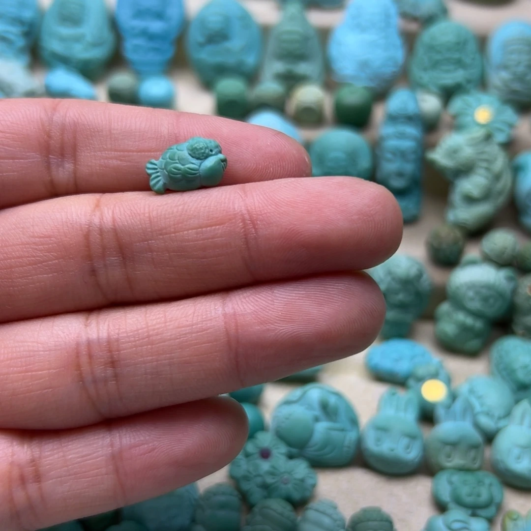 未镶嵌绿松石颈饰