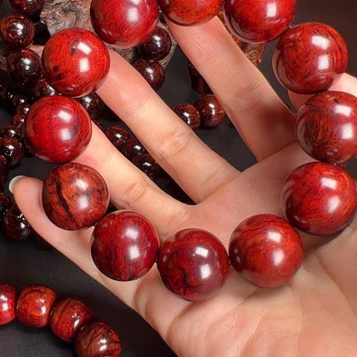 降真香无事牌青****)手串