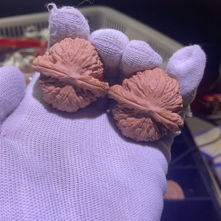 文玩核桃把件球白 301