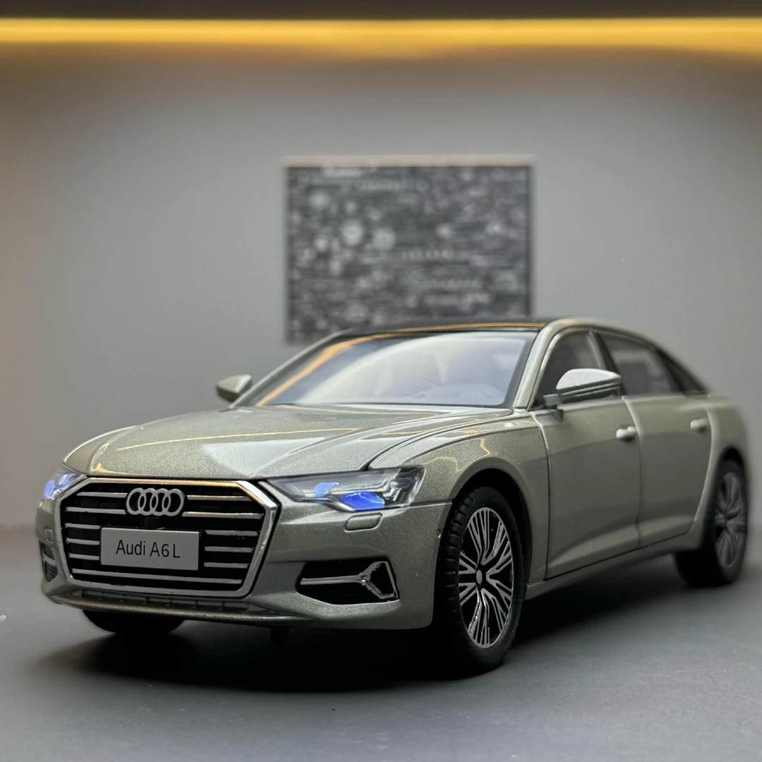 正版授权1:24仿真奥迪A6L合金车模型男孩大号玩具车收藏车模摆件