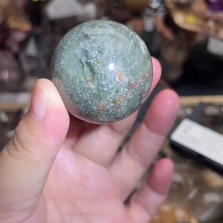 未镶嵌水晶大型摆件（非配饰）