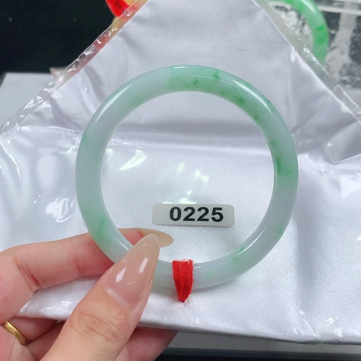 未镶嵌手镯翡翠编号0225