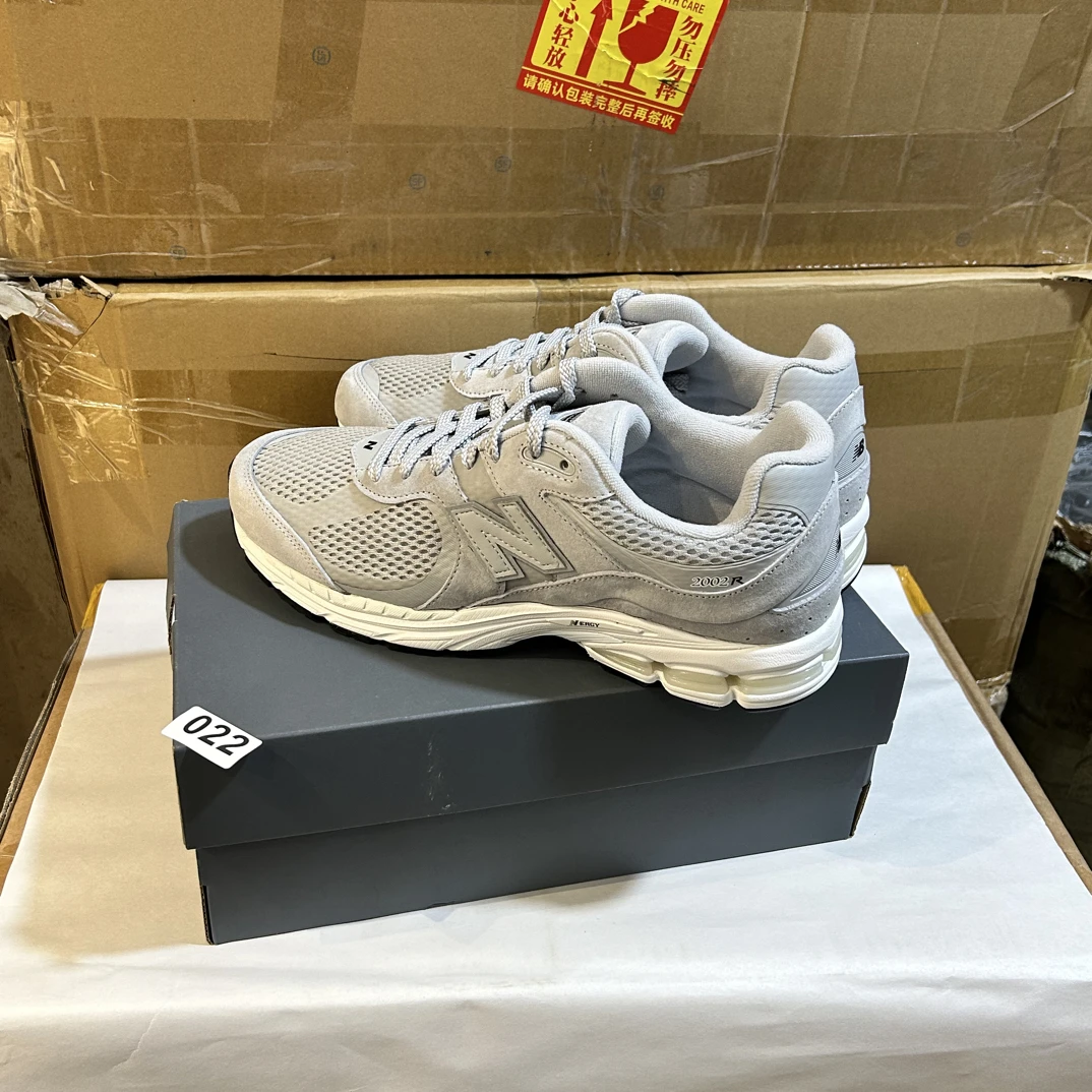 42码-New Balance NB 2002 复古耐磨透气休闲鞋 灰色