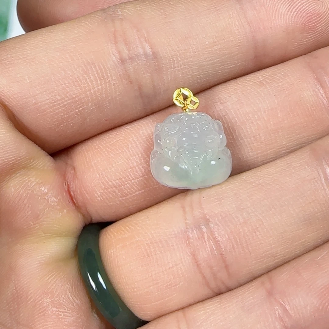 翡翠18K金镶嵌颈饰貔貅