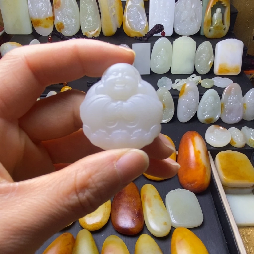 玉***1和田玉未镶嵌颈饰