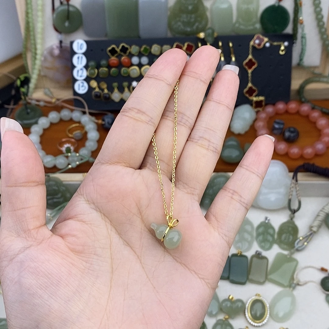 和田玉银S925镶嵌吊坠(赠链)