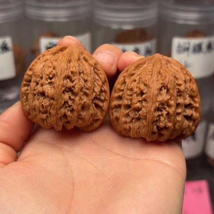 轨***迹桃核吊坠40➕昌平密纹