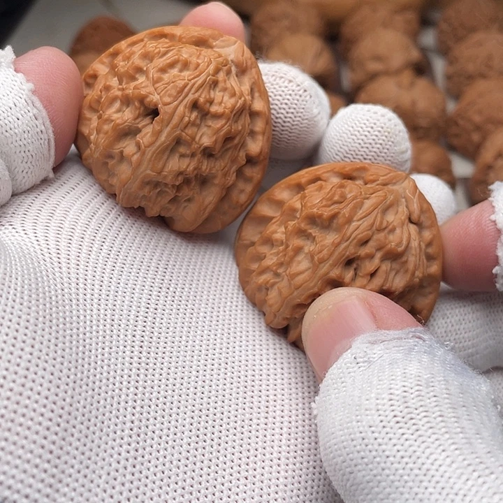 文玩核桃把件三角白45