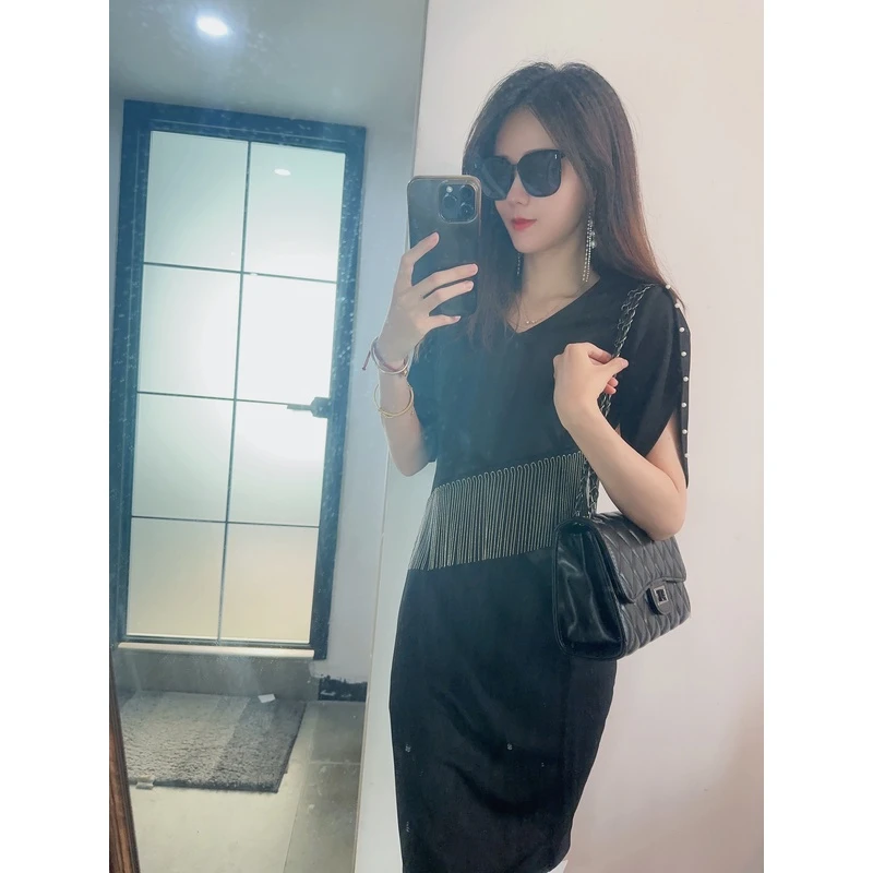 【奥利薇流苏】新款流苏花瓣袖v领修身高档遮肚显瘦轻奢连衣裙