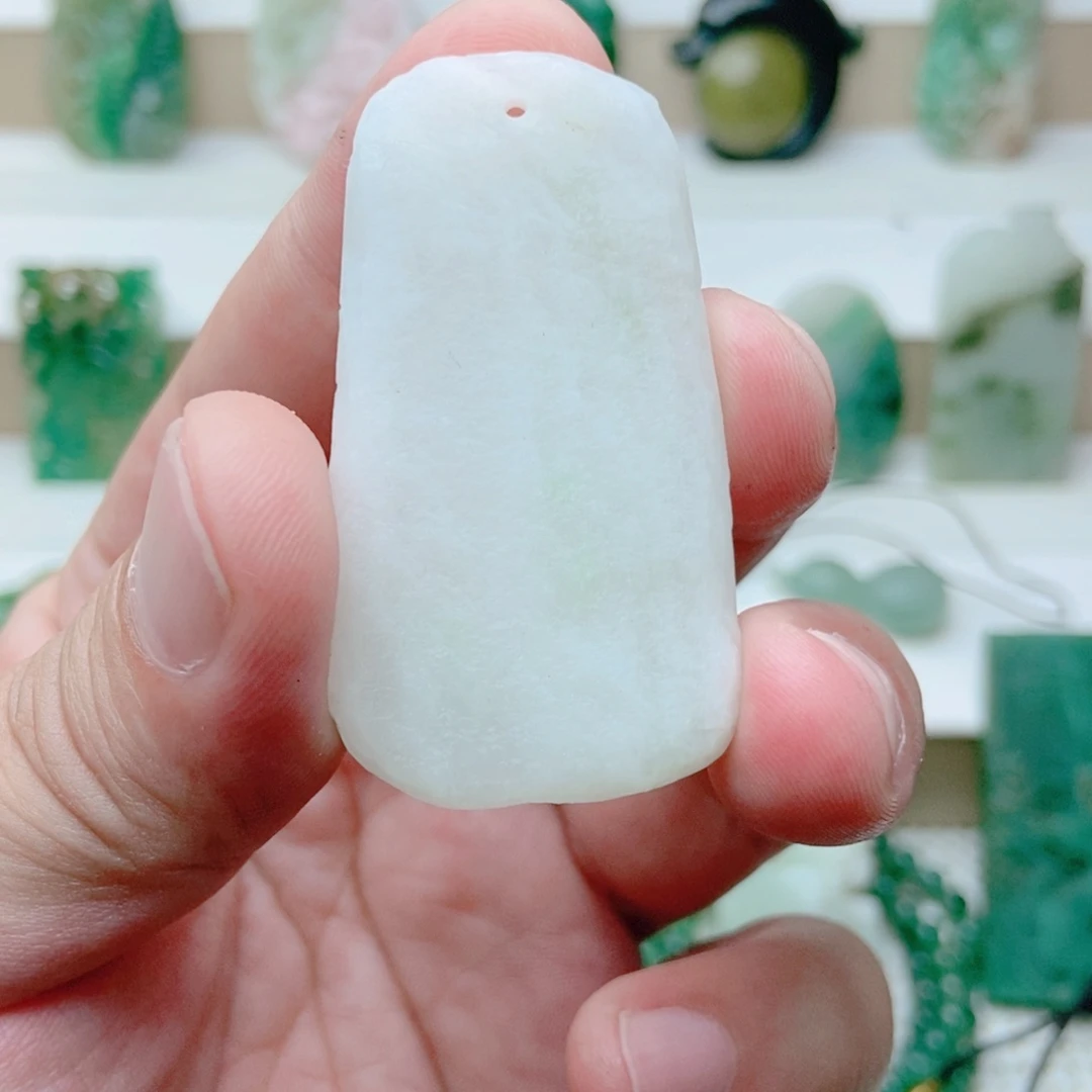 独山玉未镶嵌挂件
