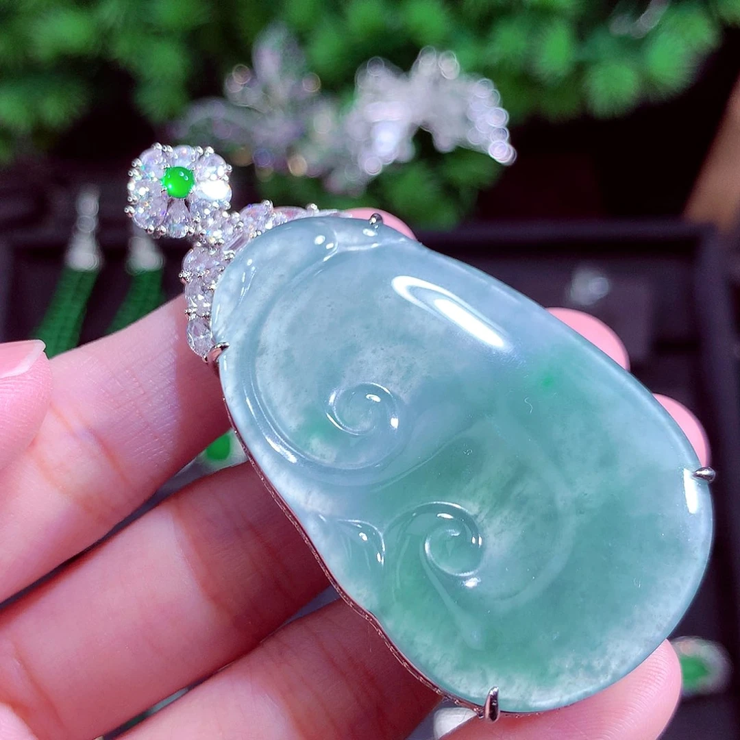 颈饰未镶嵌翡翠天然