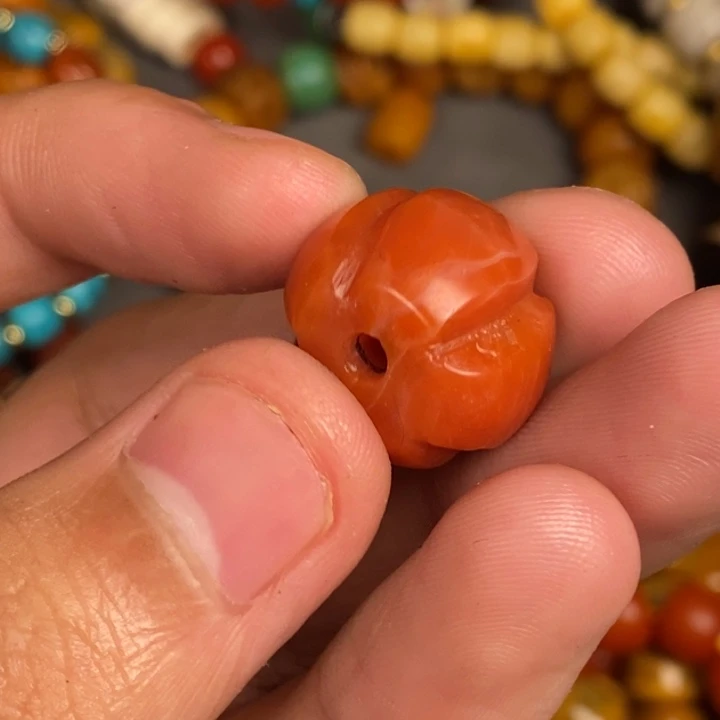 玻璃颈饰我都係咁架啦。