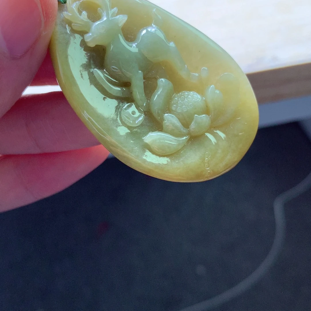 翡翠颈饰未镶嵌吊坠