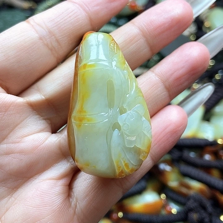 和田玉颈饰未镶嵌