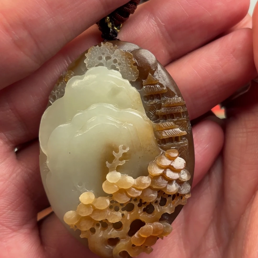 和田玉颈饰未镶嵌白**星