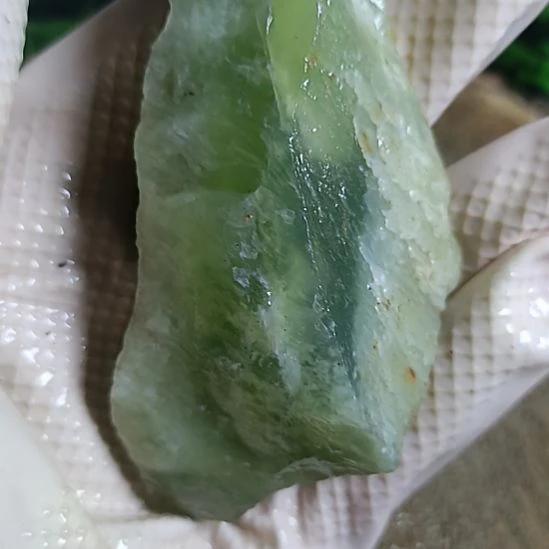 蛇纹石玉未镶嵌珠宝奇石