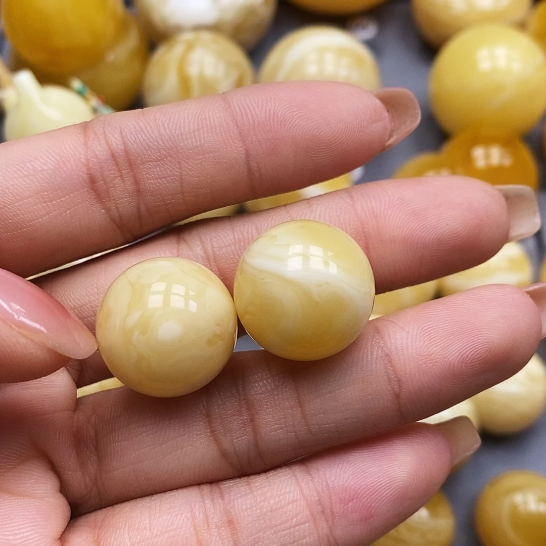 琥珀未镶嵌珠宝奇石哪****托
