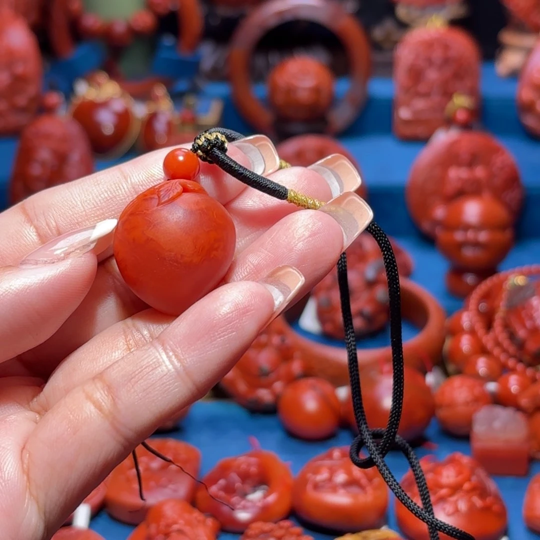 未镶嵌雕刻南红玛瑙