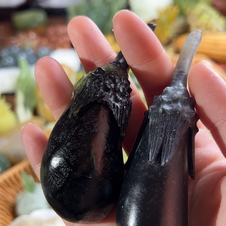 蛇纹石玉茄子未镶嵌男*男