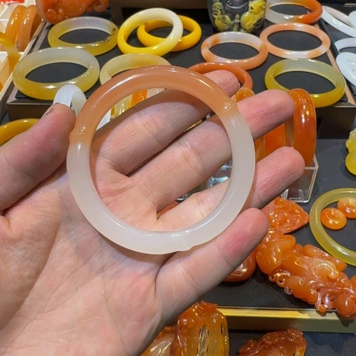 张***流石英质玉（金丝玉）未镶嵌手镯54