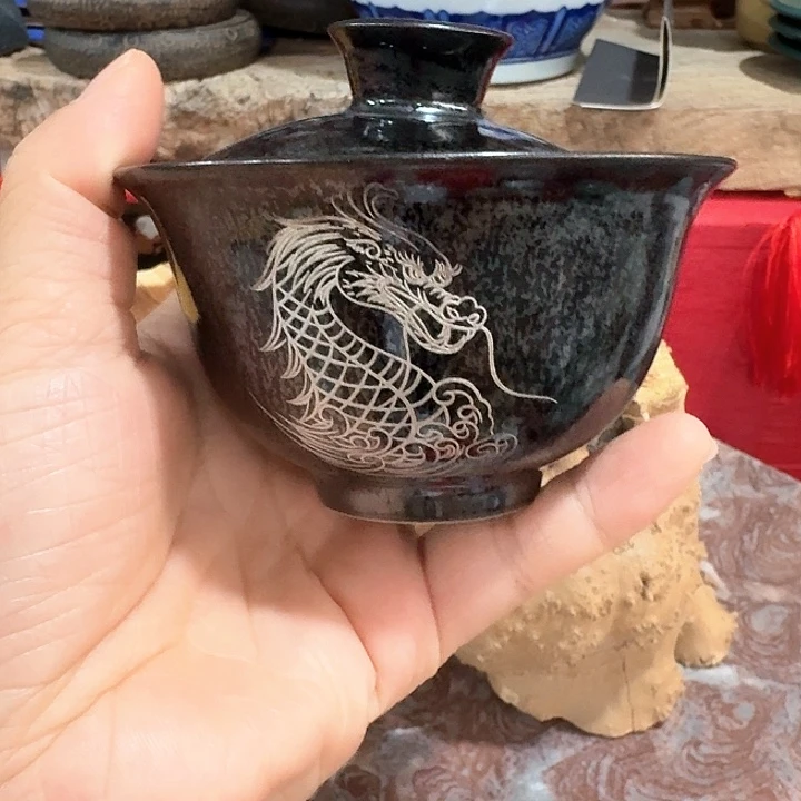 主人杯一个，瓷。。品茗