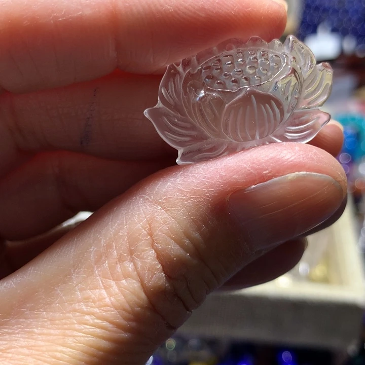 颈饰水晶未镶嵌莲花吊坠