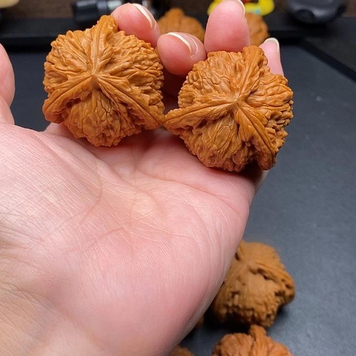 幸***乐文玩核桃把件白奔