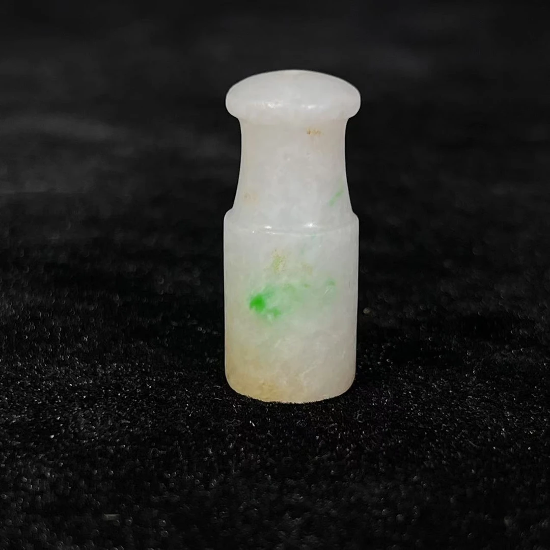 Lot7: 翡翠烟嘴 H:38.7mm/18.9g