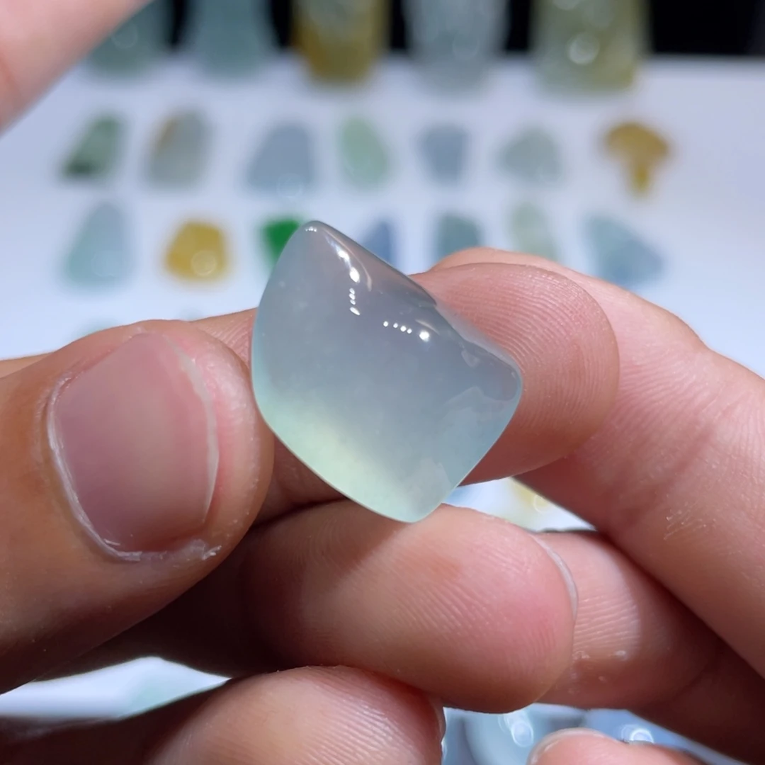 颈饰未镶嵌翡翠随形