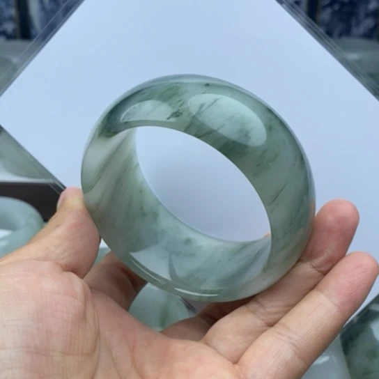d***s未镶嵌手镯石英质玉（金丝玉）