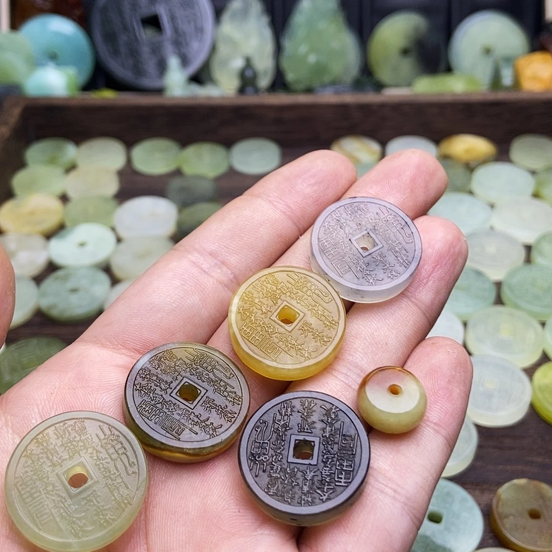 蛇纹石玉挂件未镶嵌A****?