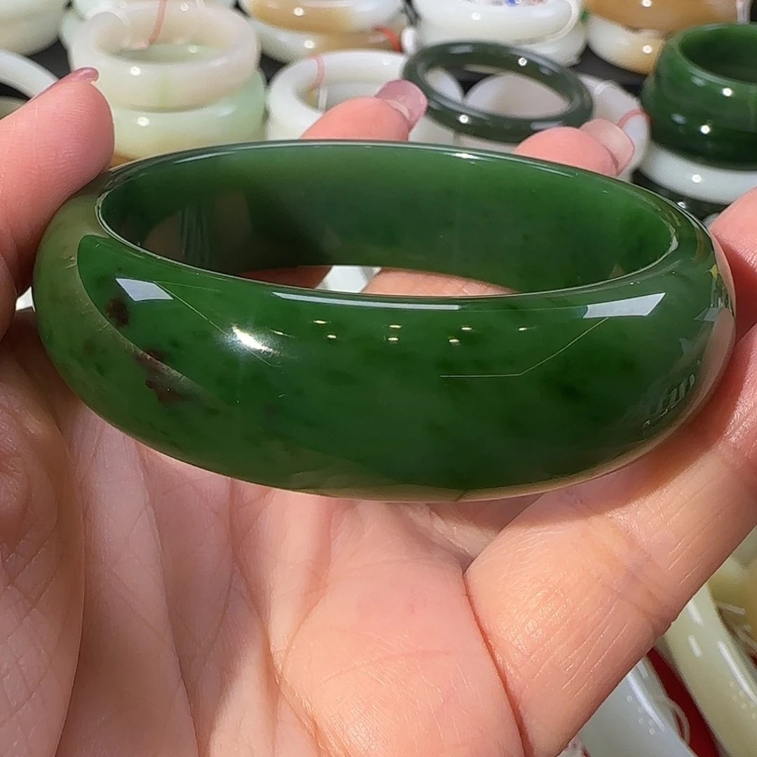 和田玉（碧玉）未镶嵌手镯