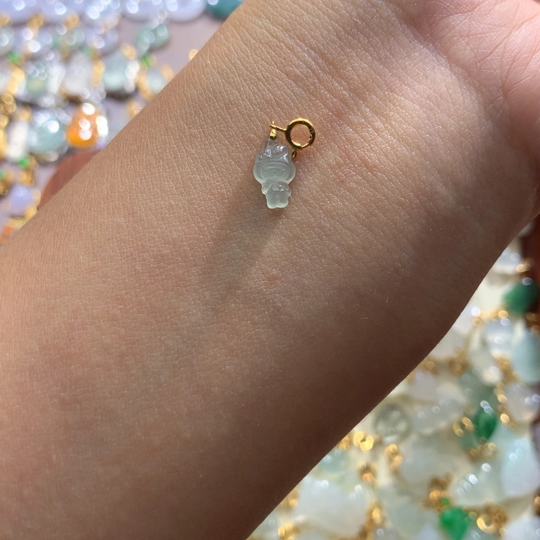 吴***沐翡翠18K金镶嵌颈饰翡翠