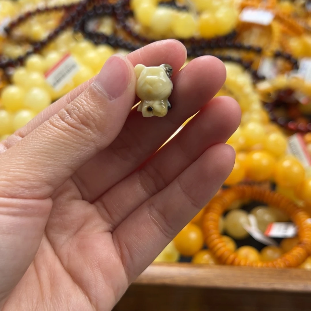 未镶嵌琥珀珠宝奇石