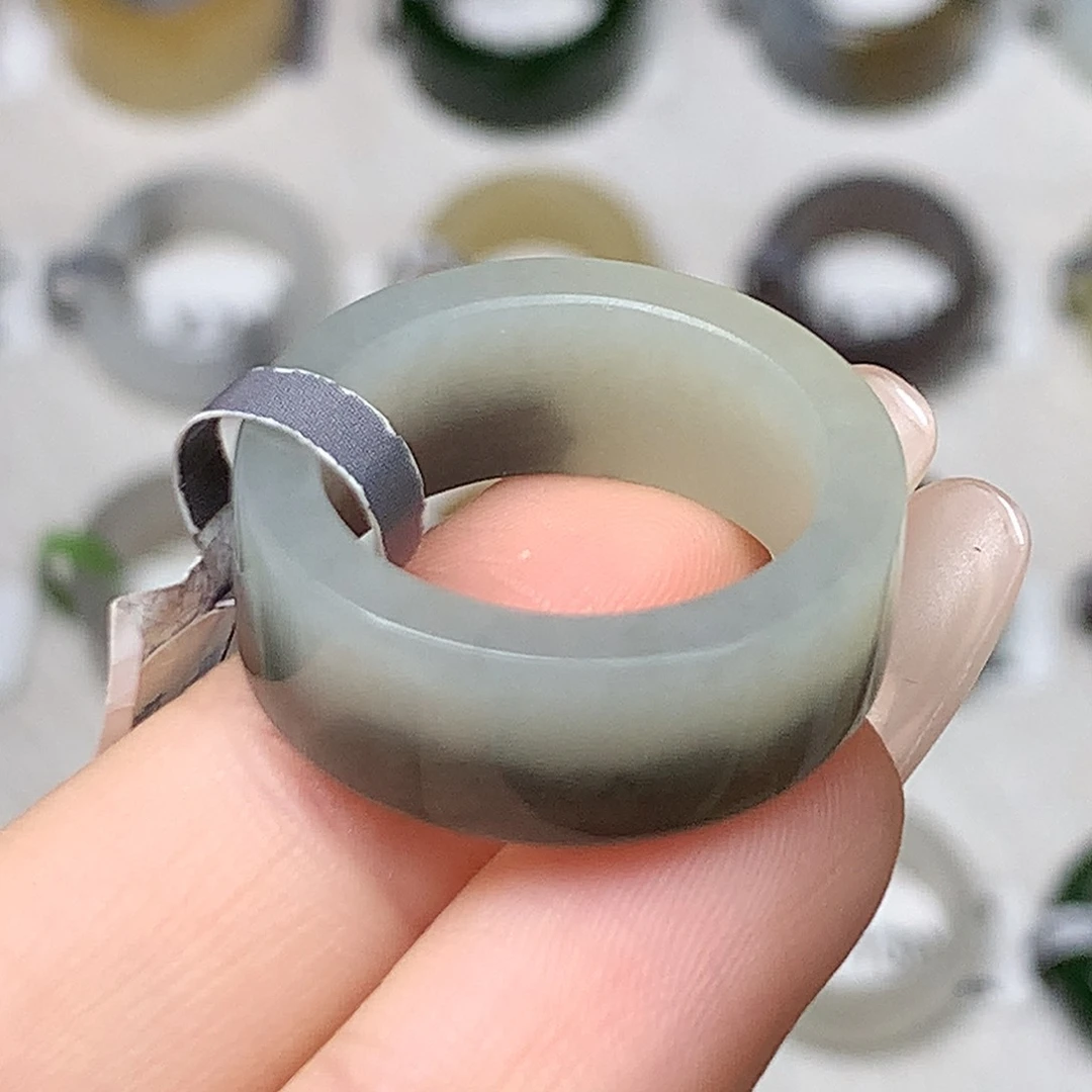 未镶嵌戒指和田玉